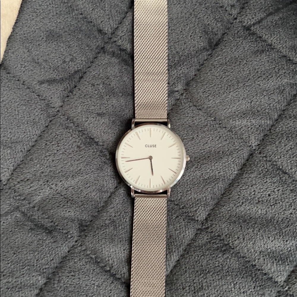 Silver CLUSE watch. Women’s boyfriend style watch